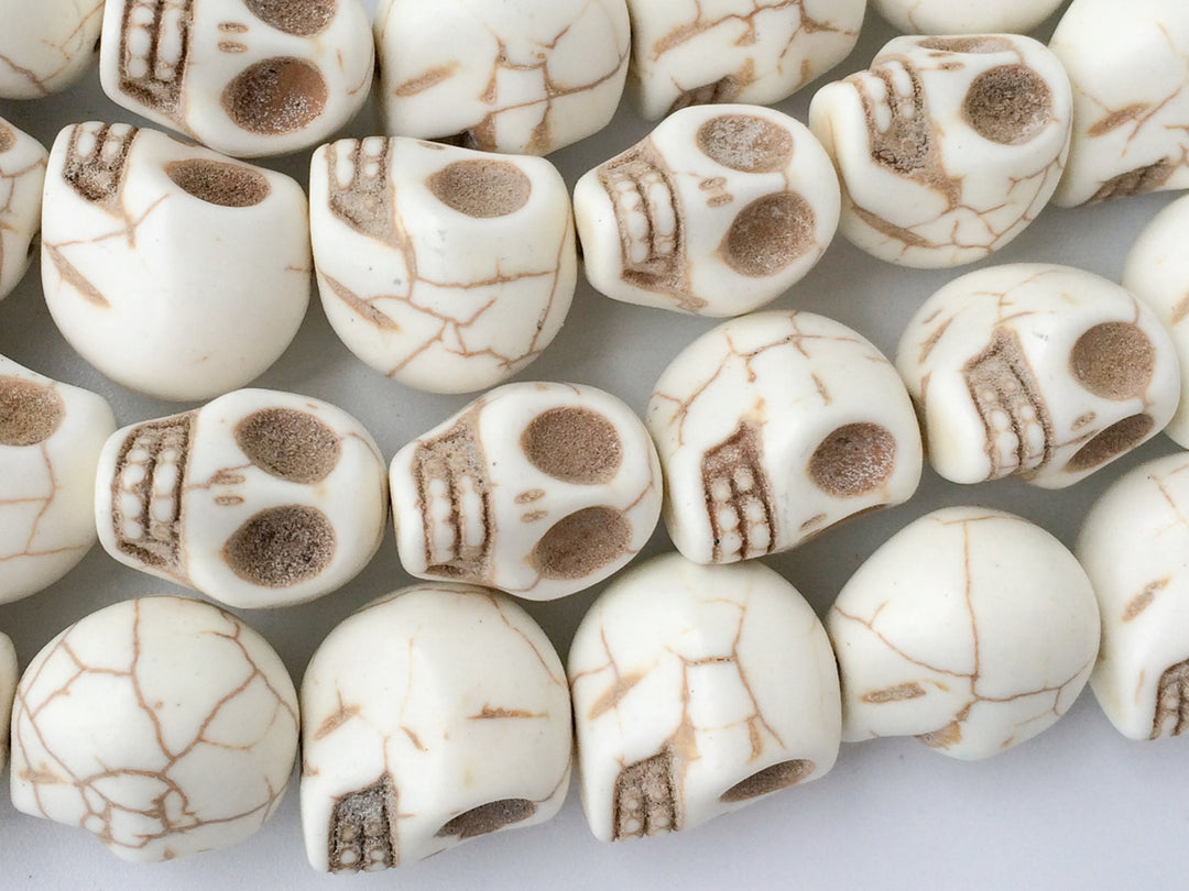 15.5" 18mm White howlite skull beads, Ivory white beige skull pendant