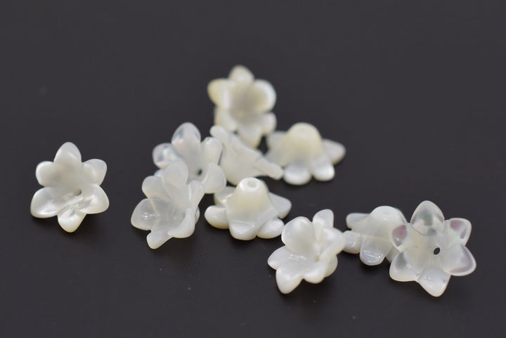 10PCS 10mm Natural white MOP Lily flower 6 petal,mother of pearl