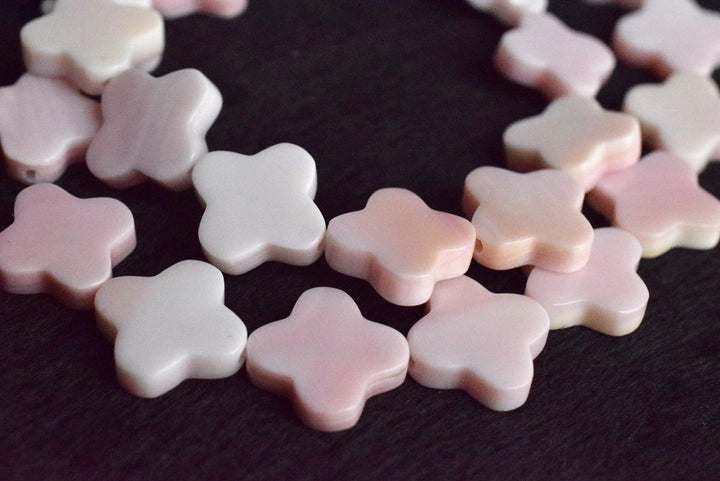 Half strand Natural Blush Pink Queen Conch shell 13.5~14mm Quatrefoil Beads