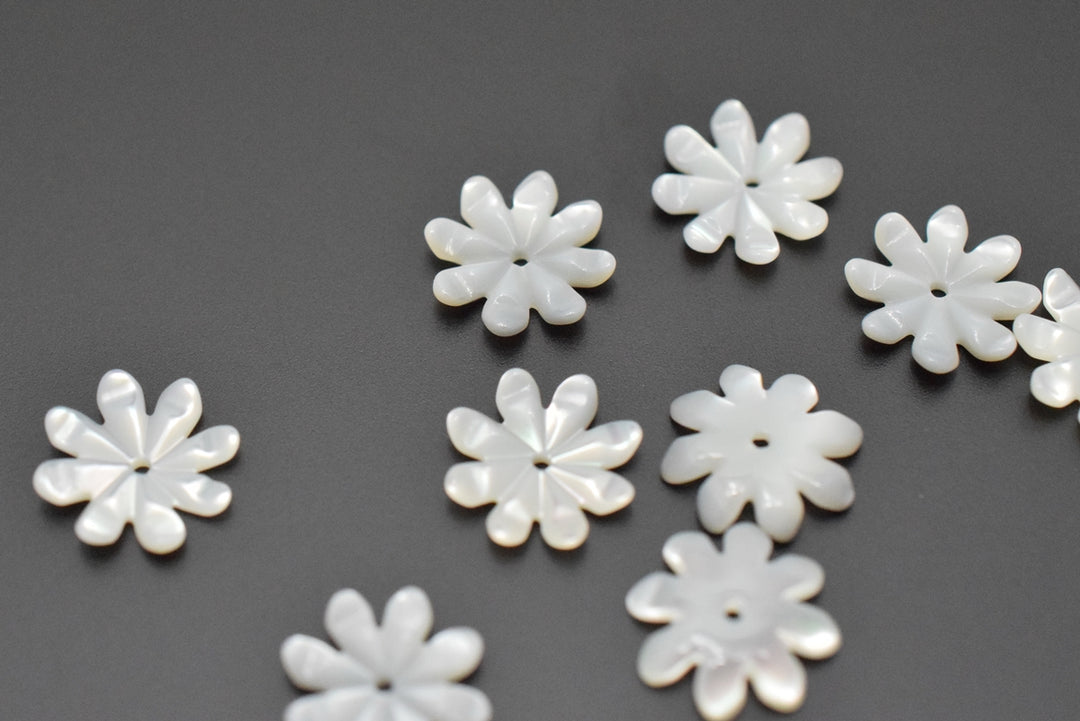 10PCS 10mm Natural white MOP 8 petal flower,mother of pearl,sun flower