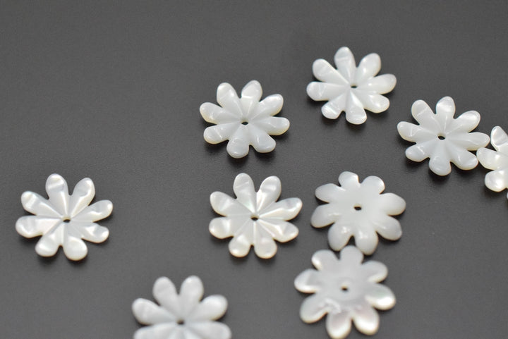 10PCS 10mm Natural white MOP 8 petal flower,mother of pearl,sun flower
