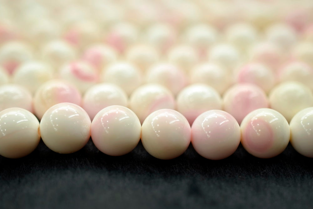15" Natural Blush Pink Queen Conch shell 10~11mm round Beads