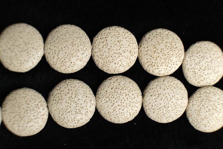 15.5" 20mm/25mm/30mm beige Lava coin Gemstone pendant