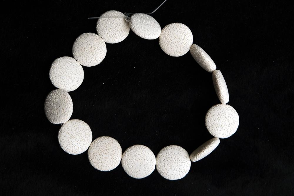 15.5" 20mm/25mm/30mm white Lava coin Gemstone pendant