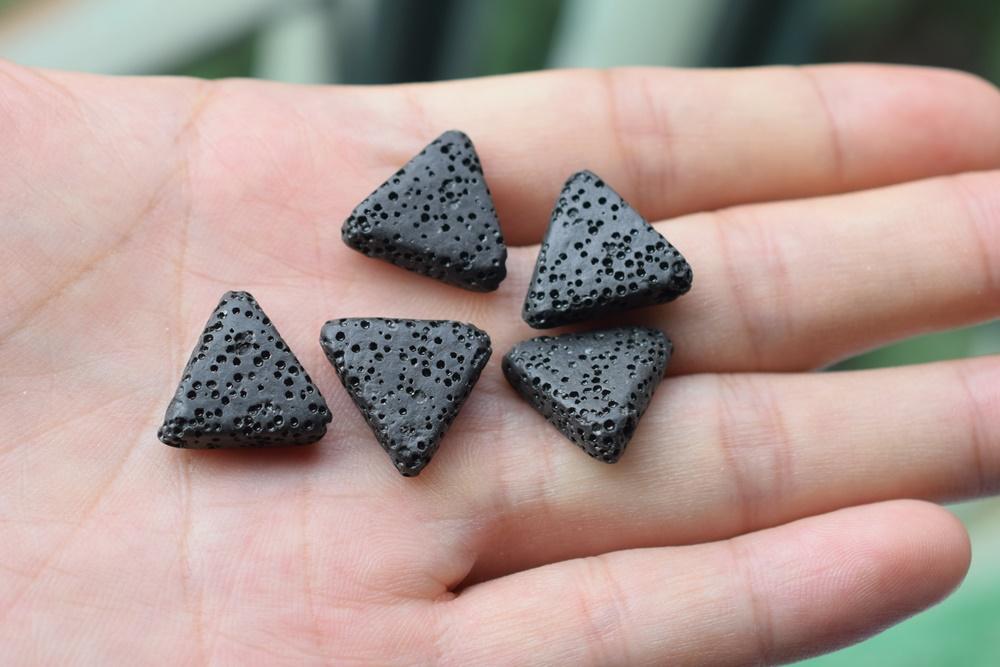 10PCS 16mm Black Lava Triangle pendant