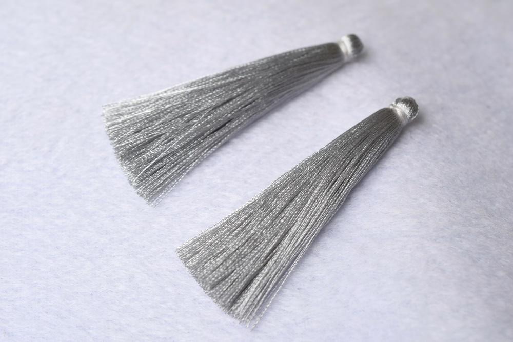 10PCS 6.5cm High Quality grey Handmade silk Thread Tassels