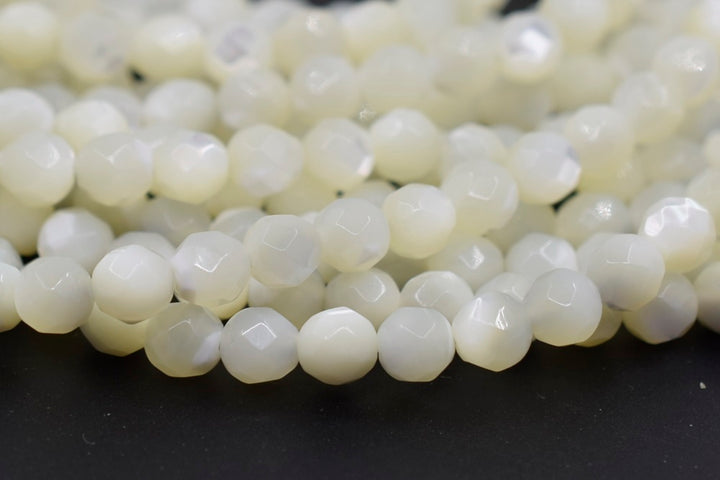 15.5“ 4mm Natural white MOP round faceted beads ,white mother of pearl