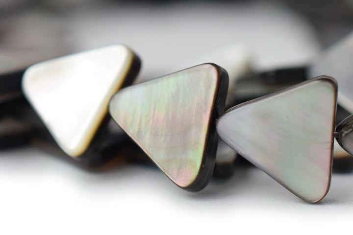 15.5" 18mm Natural Black shell triangle beads