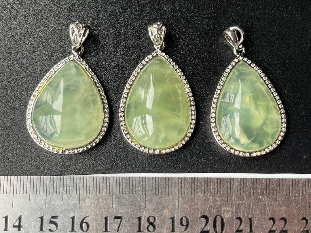 1PC 25~35mm AAA Natural green prehnite stone teardrop pendant