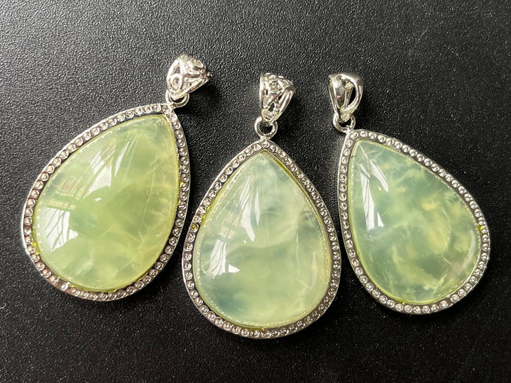 1PC 25~35mm AAA Natural green prehnite stone teardrop pendant