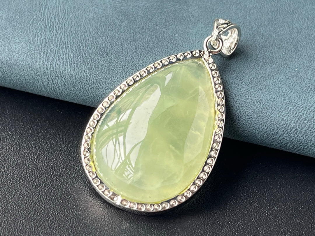 1PC 25~35mm AAA Natural green prehnite stone teardrop pendant