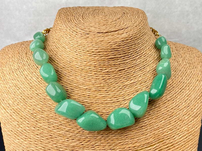 Green aventurine nuggets necklace