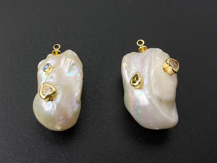 14x22mm white baroque pearl nugget beads pendant, 2 inlaid zirconia, 1PC