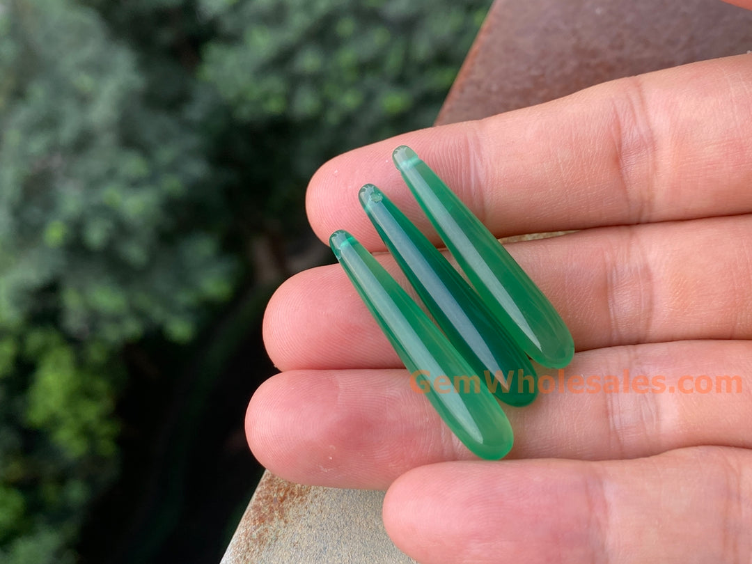 1Pair 6x35mm green agate/onyx teardrop beads, side hole drilled