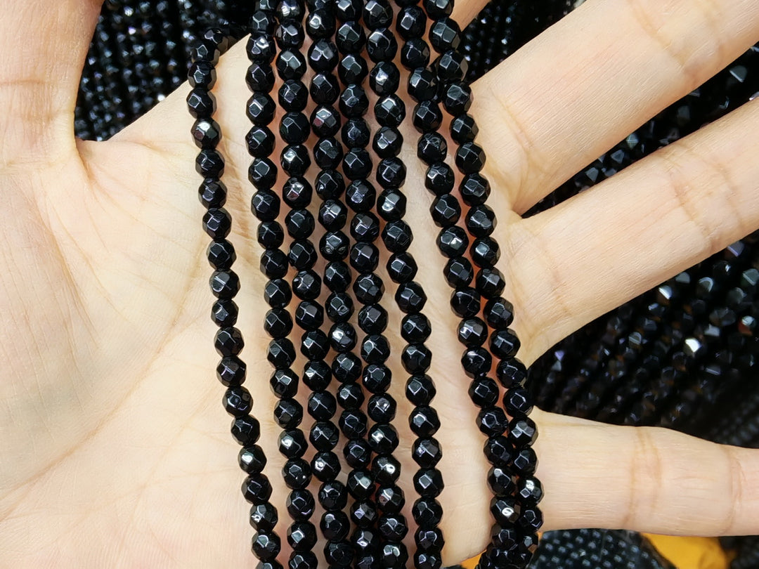 15.5" 4mm Black onyx/agate round faceted beads