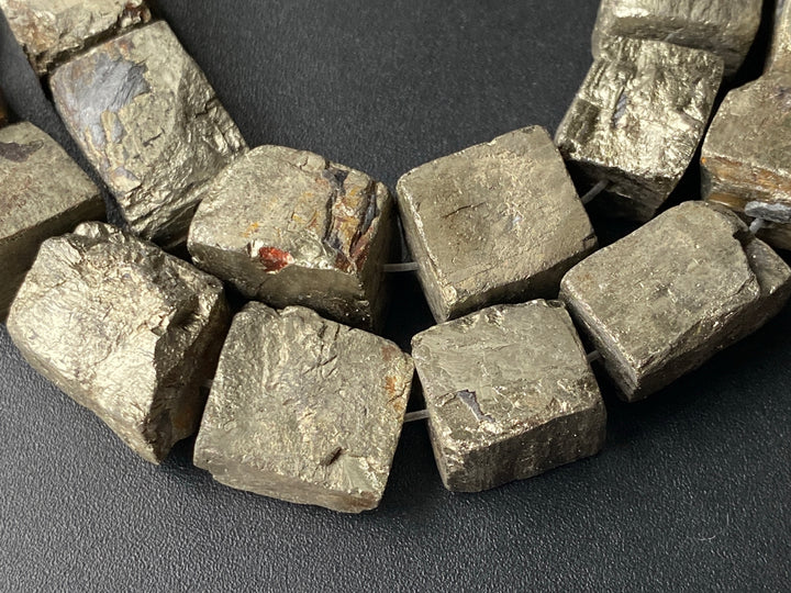 Pépite cubique de pyrite naturelle de 15,5 pouces (13 à 16 mm), or jaune foncé