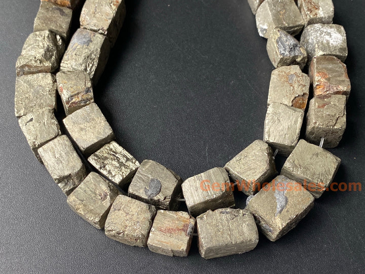 Pépite cubique de pyrite naturelle de 15,5 pouces (13 à 16 mm), or jaune foncé